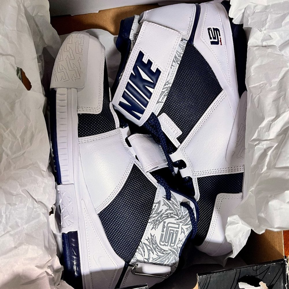Zoom LeBron 2 (Midnight Navy) Size 11.5